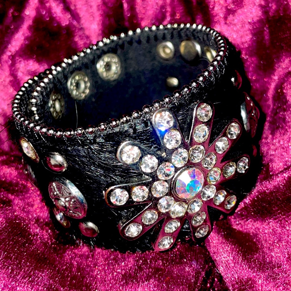 ✨🖤Faux Animal Hide Bracelet🖤✨